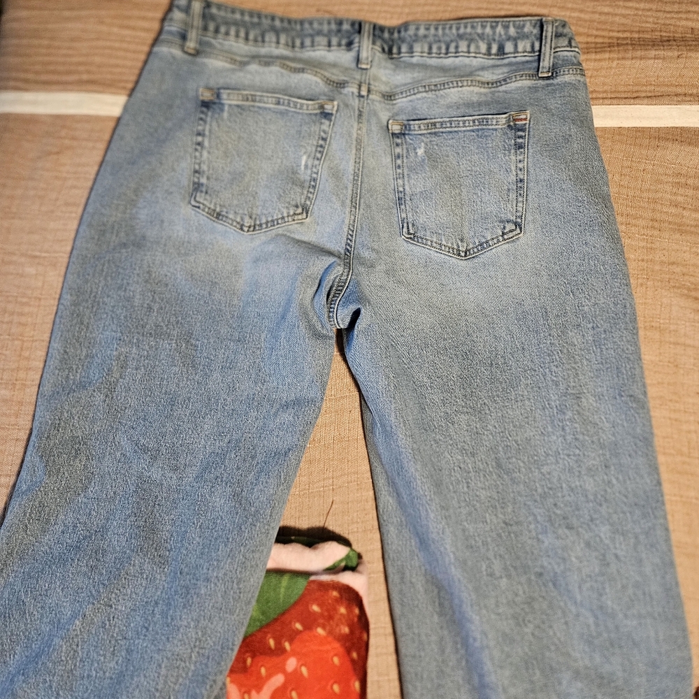 Boyfriend Jeans with Smiley Patch - Picture 4 of 5